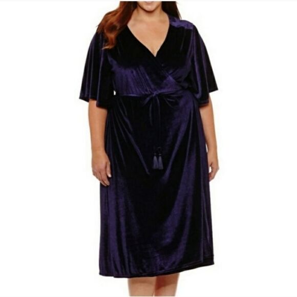 Boutique  Evening Blue Velvet Short Sleeve Wrap Midi Dress Women's Plus Size 1X - Picture 1 of 13